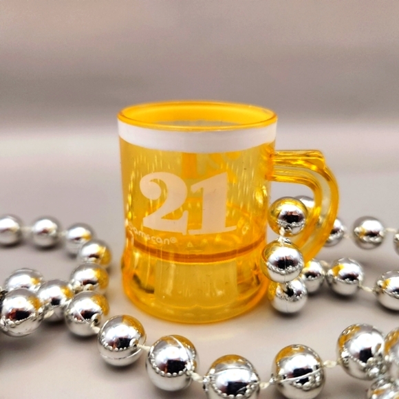 21 and up! Birthday Party Gift Set + Sparkling and Relighting Candle Sticks - Picture 5 of 9